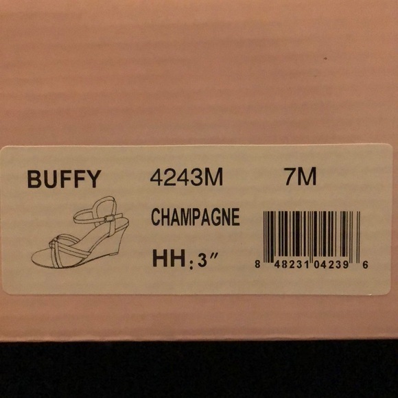 Touch Ups by Benjamin Walk Wedges - Picture 3 of 3